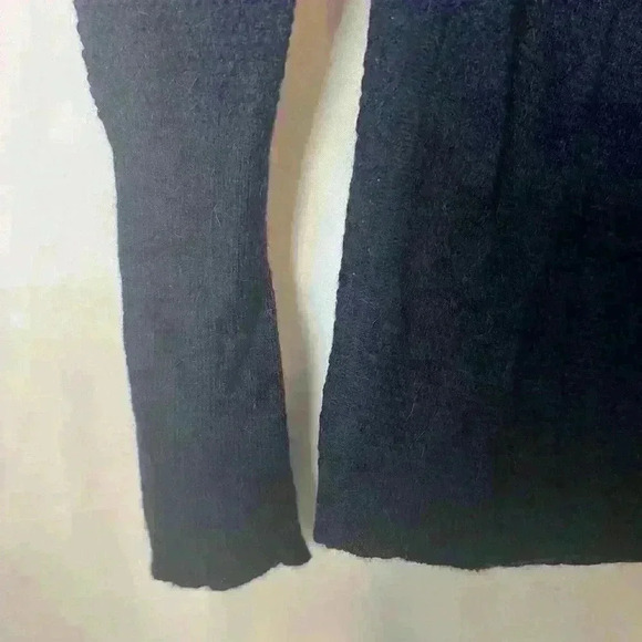 Banana Republic Blue Lace Stitch V-Neck Sweater - Picture 2 of 8